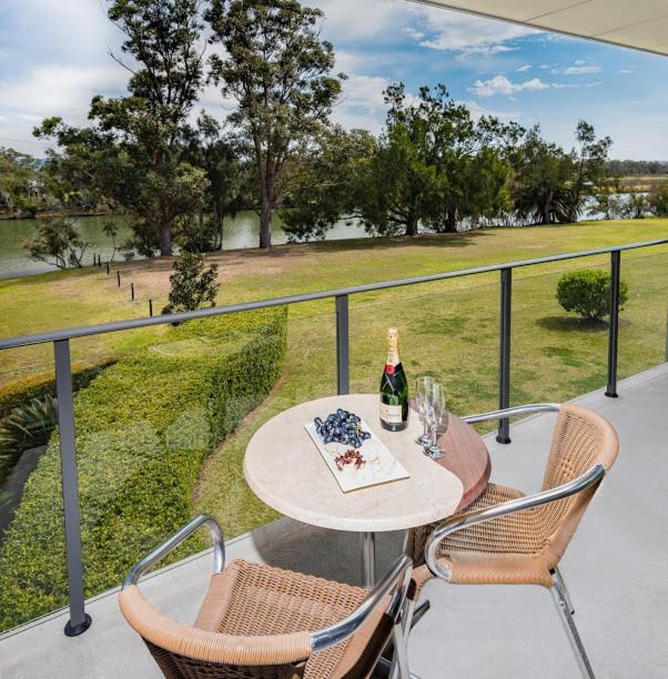 Motel Macquarie 4 Star Warners Bay Exteriér fotografie